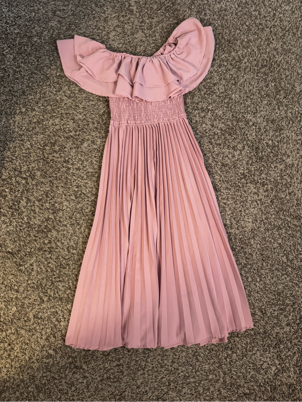 Off-Shoulder Pleated Midi Dress in Dusty Pink